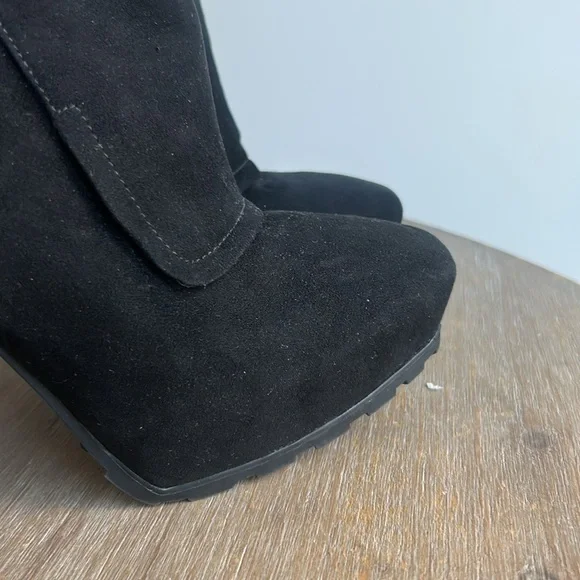 GUESS Black Suede Shootie Ankle Booties Stiletto Heel Size 8.5 - Picture 5 of 14